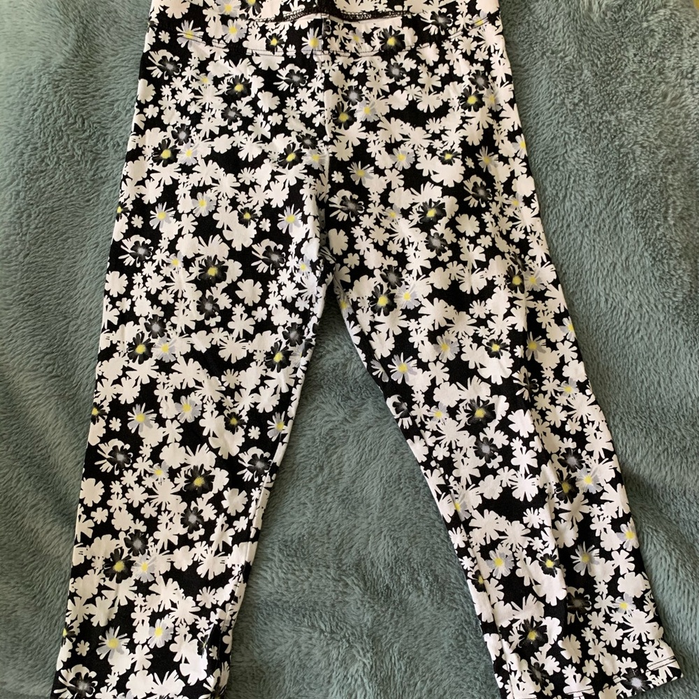 Black white and yellow floral capri leggings
